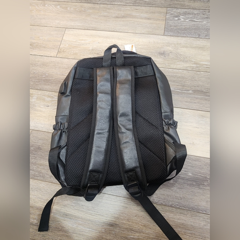 Jeep Vintage Black Leather Buluo Backpack for Men - Picture 10 of 13